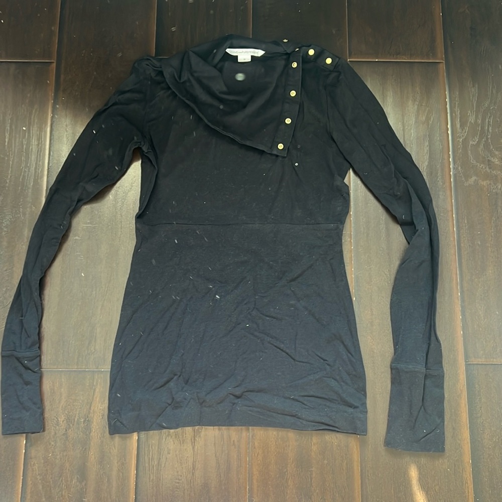 Diane von Furstenberg Black Top with Buttons, size Medium